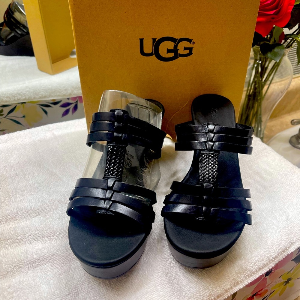 UGG wedges size 8.5 approx 2.5-3" platform